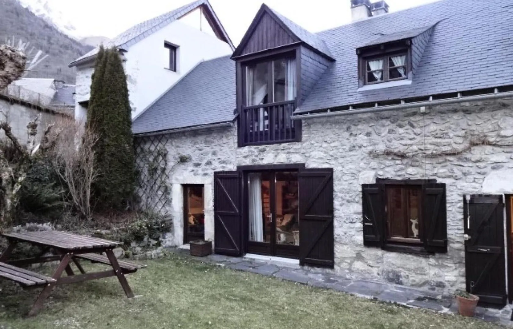 Residence Maison Mitoyenne - Maison 10 Personnes Village De Guchen Mae-9594 Villa