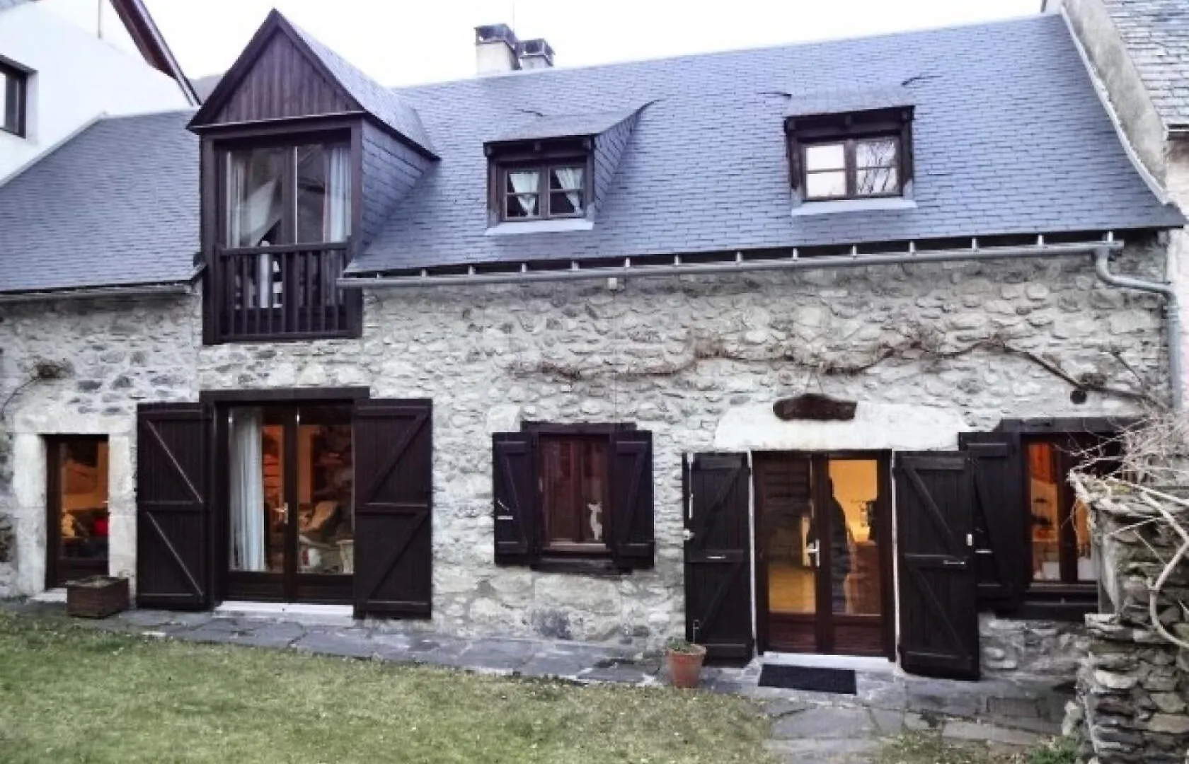Residence Maison Mitoyenne - Maison 10 Personnes Village De Guchen Mae-9594